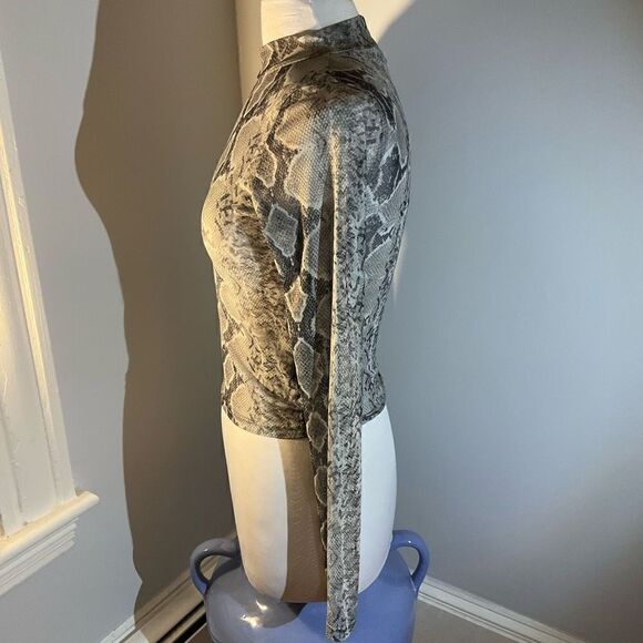 Snakeskin Sheer Mockneck Longsleeve Shell, M. Perfect layering - Picture 14 of 16